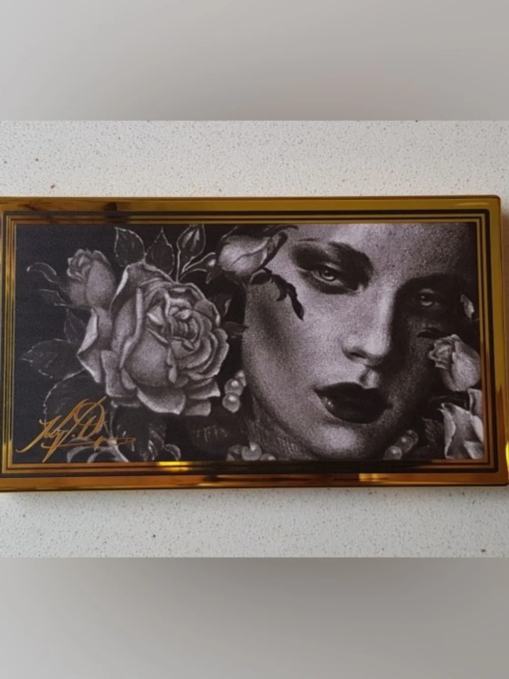 Kat Von D 10th anniversary Luxury Eyeshadow Palette - Hard to find!!!!
